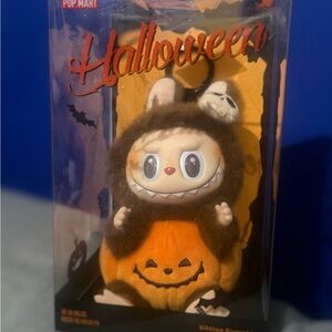NWT Pop Mart sitting pumpkin Labubu